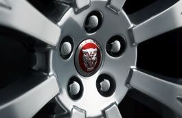 C2D47107 - JANT KAPAĞI KIRMIZI (JAGUAR XF/XJ/F-TYPE) - İNG-İTHAL