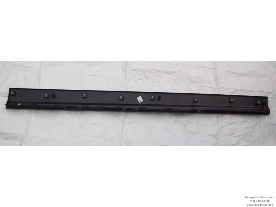 LR153251 - ÖN KAPI ALT KAPLAMA SAĞ (NEW VOGUE 22>) - Land Rover