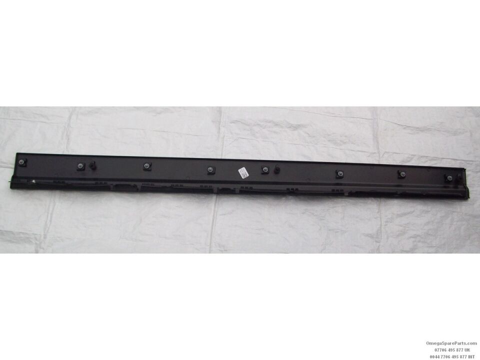 LR153251 - ÖN KAPI ALT KAPLAMA SAĞ (NEW VOGUE 22>) - Land Rover