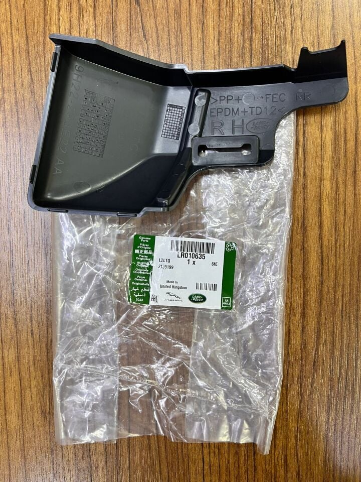 LR010635 - ÖN ÇAMURLUK DODİK ARKA KAPAK SAĞ (DİSC.S3-4) - Land Rover