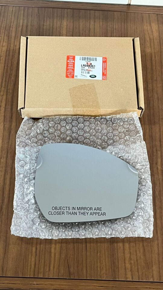 LR048361 - AYNA CAMI SAĞ (VELAR) - Land Rover