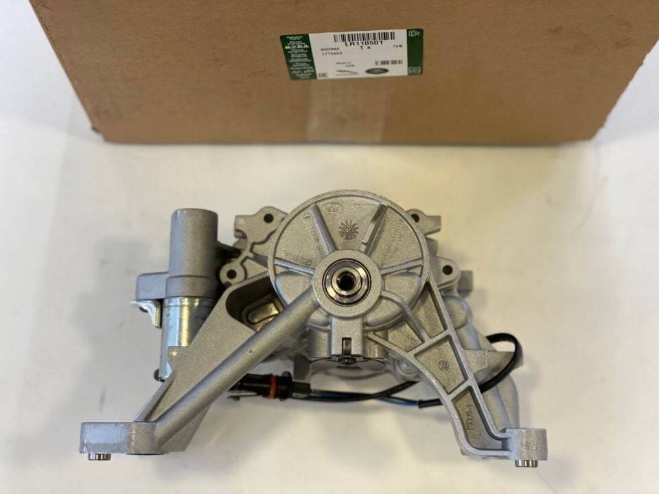 LR110501 - YAĞ/VAKUM POMPASI 2.0 DZL. (SPORT/VELAR/DİSC.SPORT/EVOQUE) - Land Rover