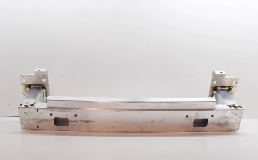 LR146560 - ÖN TAMPON DEMİRİ (NEW DEFENDER) - Land Rover