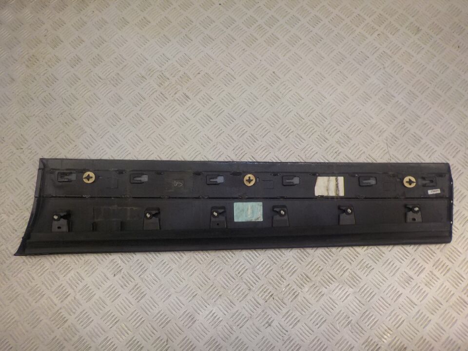 LR136953 - ÖN KAPI BAKALİTİ SOL (VELAR ) - Land Rover