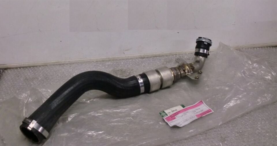 PNH500520 - İNTERCOOLER HORTUM ALT SOL(3.6) - Land Rover