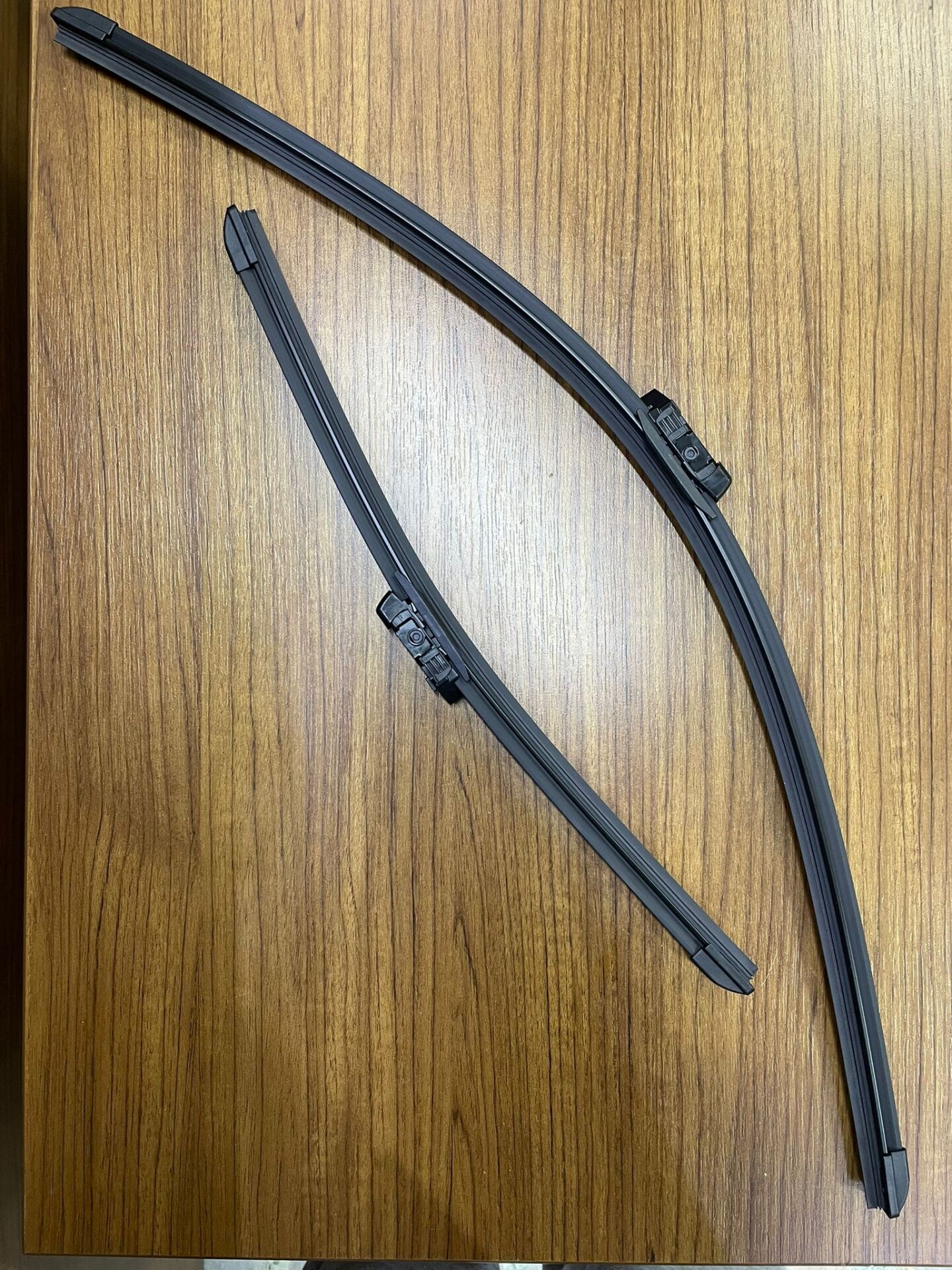 T4N16683 - ÖN SİLECEK SAĞ (XE/ALL.XF) - Bosch