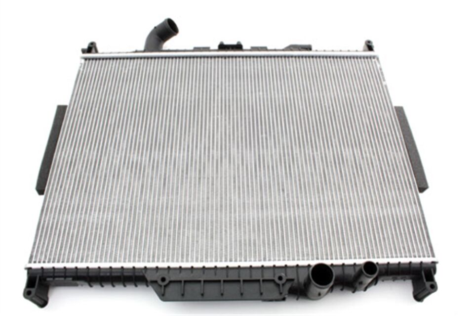 LR022741 - RADYATÖR BA (4.4L V8 DZL/VOGUE) - Land Rover