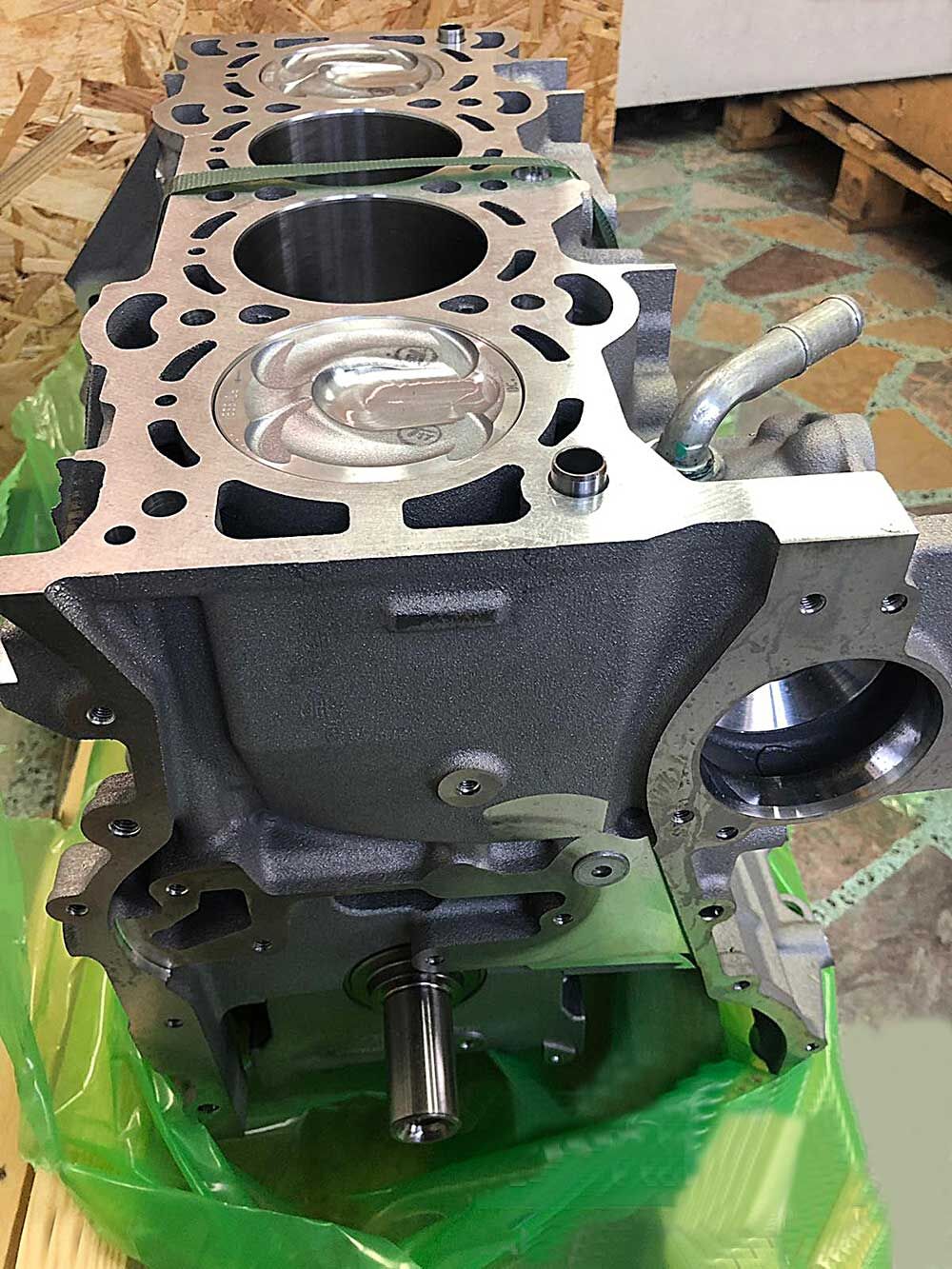 LR030748 - MOTOR/YARIM BLOK (2.0L BNZ./EVOQUE/DİSCO5) - Land Rover