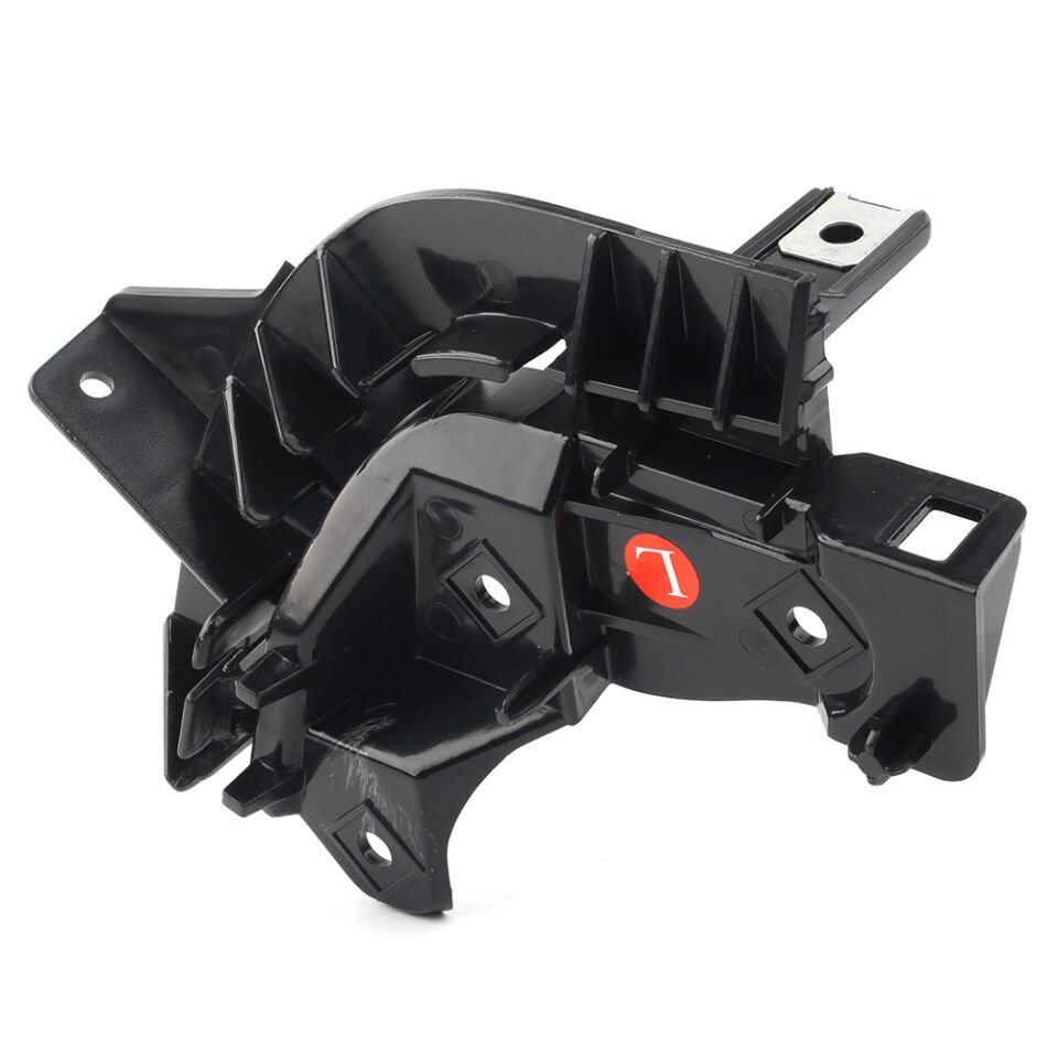 LR011577G - ÖN TAMPON BRAKETİ SOL 3.6 (VOGUE) - Kyburg