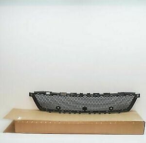 LR138302 - ÖN TAMPON ORTA IZGARASI (VELAR) - Land Rover