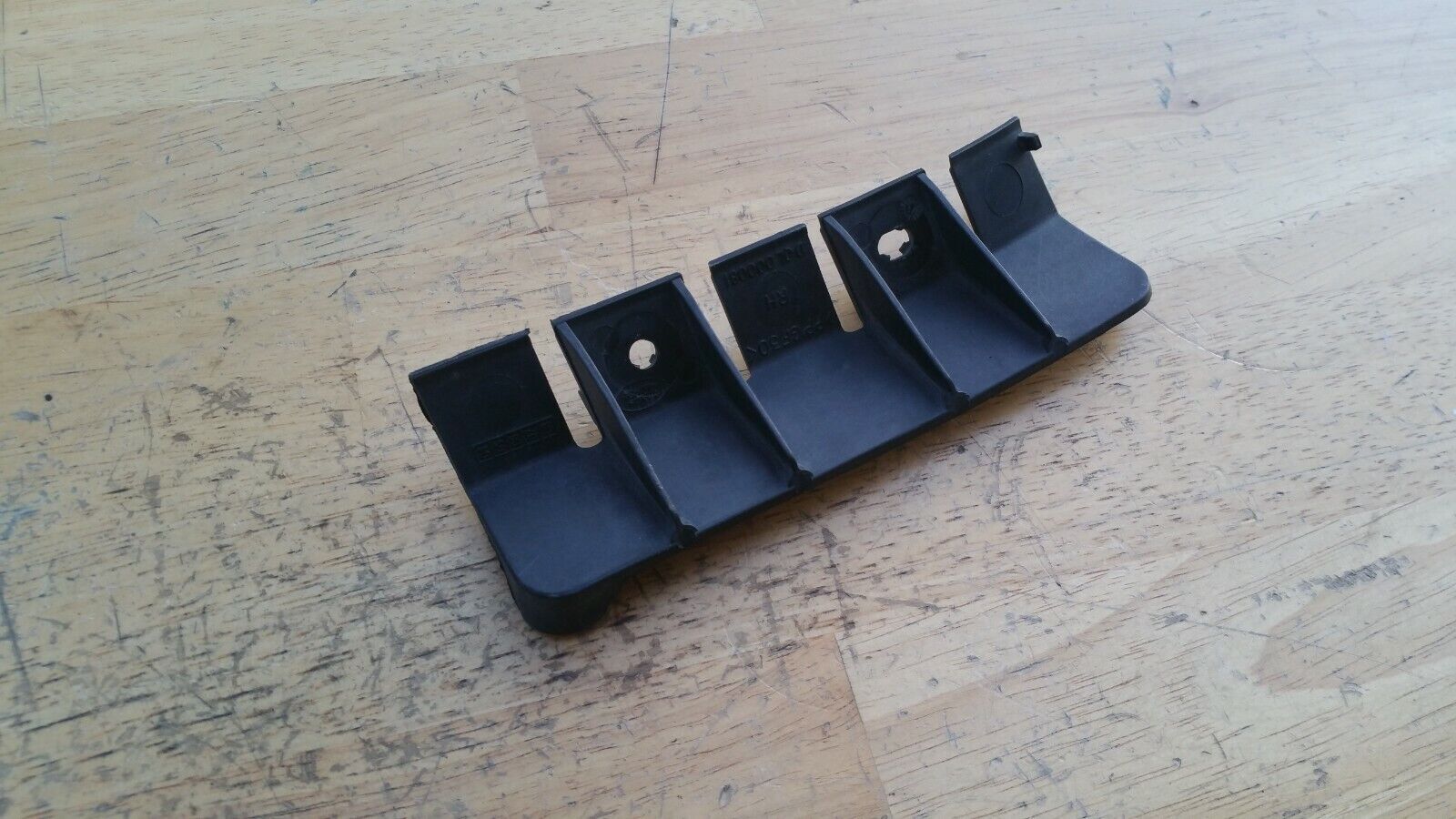 DQL000091 - ARKA TAMPON İÇ BRAKET SOL (DİSC.S3-S4) - Land Rover