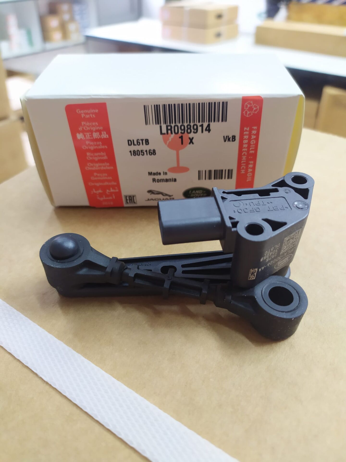 LR098914 - ÖN EAS SENSÖRÜ(DİSCO-5/RRS/VOGUE/NEW/DEF) - Land Rover