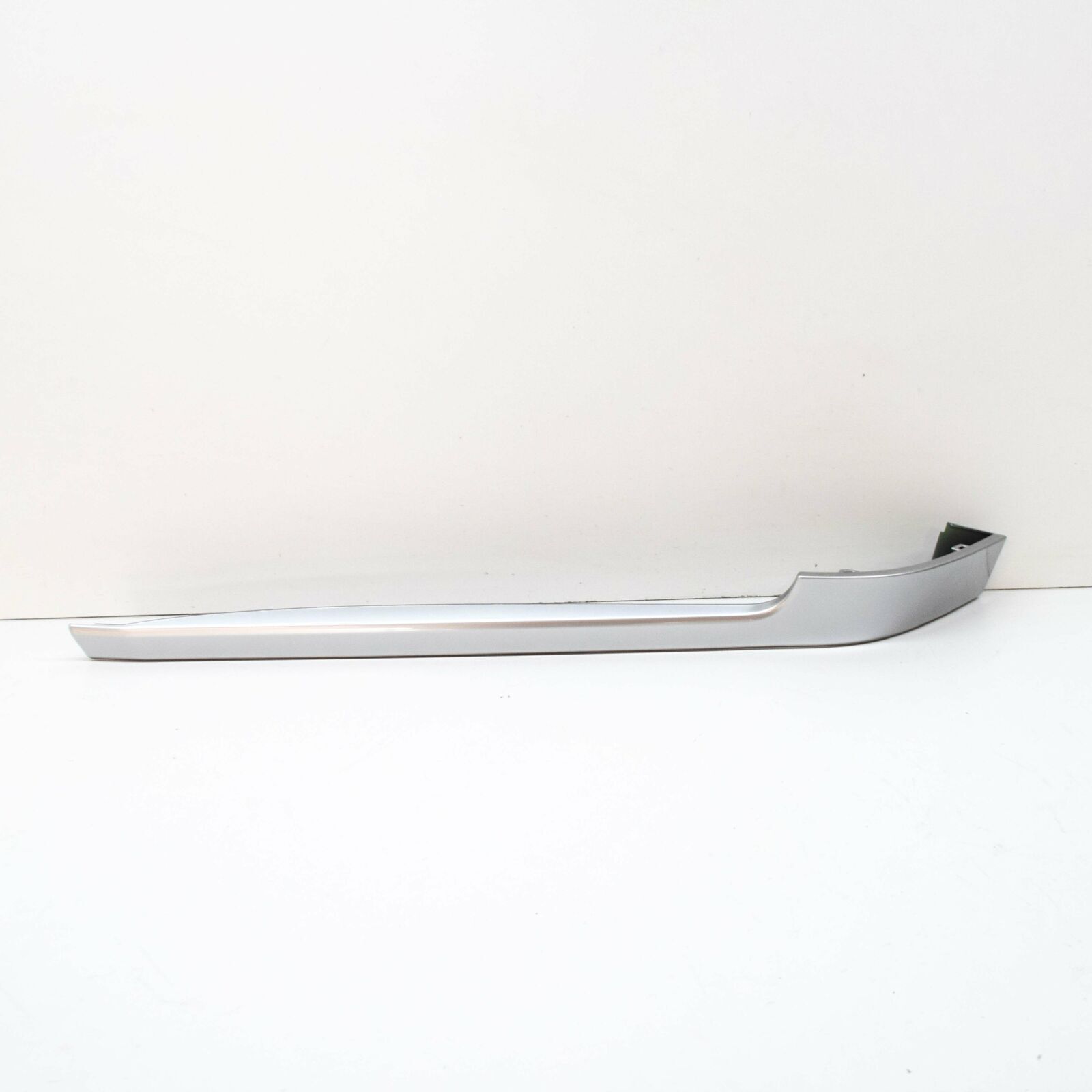 LR087227 - ARKA TAMPON ÇITASI SOL (3.0L V6) - Land Rover