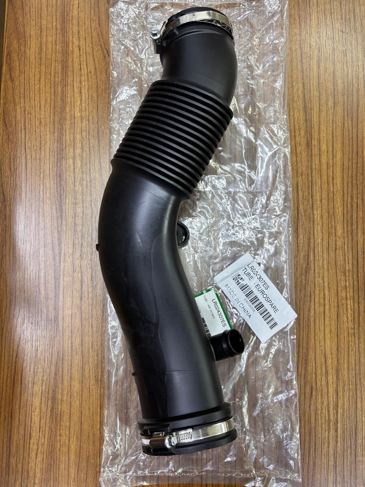 LR024307G - TURBO HAVA BORUSU 2.0L BNZ. (EVOQUE/DİSC.SPORT) - Eurospare