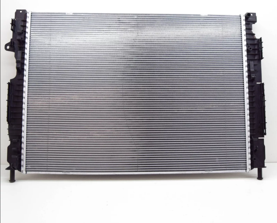 LR135901G - RADYATÖR 1.5L AJ20P3 (NEW EVOQUE) - MAHLE