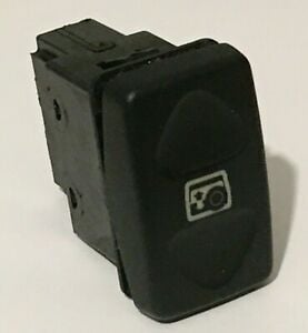 YUF500050PUY - ARKA BAGAJ CAM AÇMA DÜĞME(TD4) - Land Rover