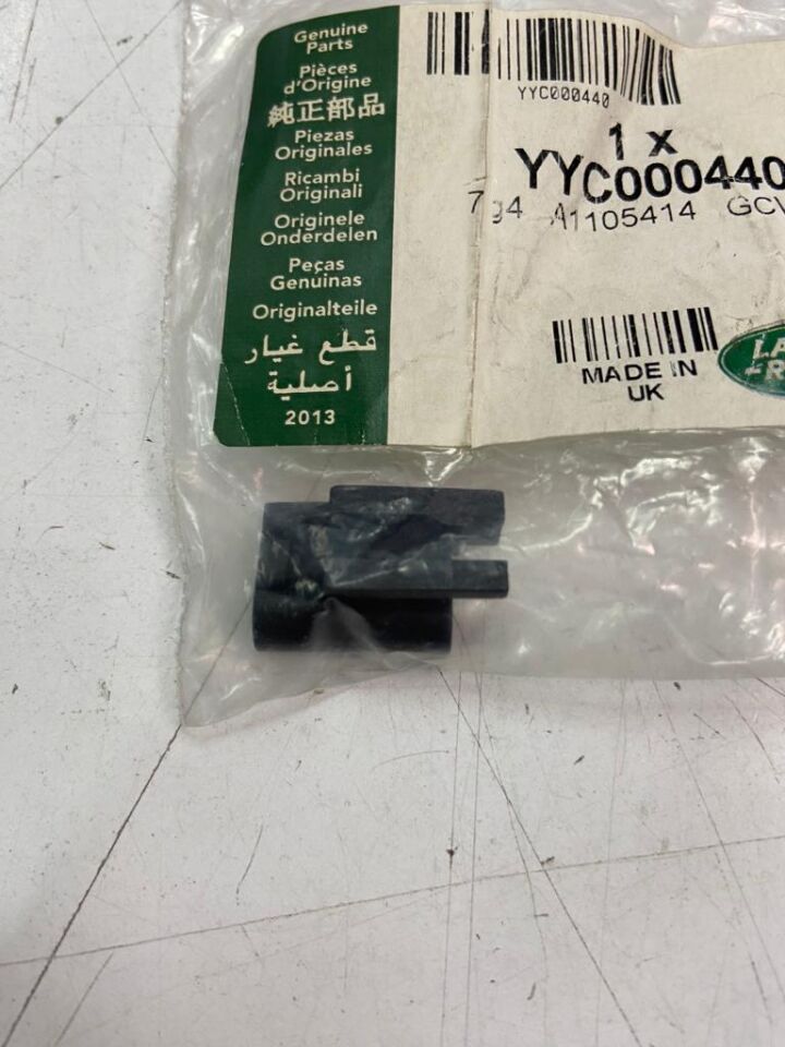 YYC000440 - ÖN KAPUT HORTUMU KLİPSİ (3.0/3.6/VOGUE) - Land Rover