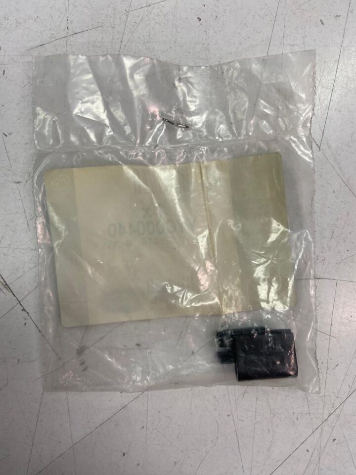 YYC000440 - ÖN KAPUT HORTUMU KLİPSİ (3.0/3.6/VOGUE) - Land Rover