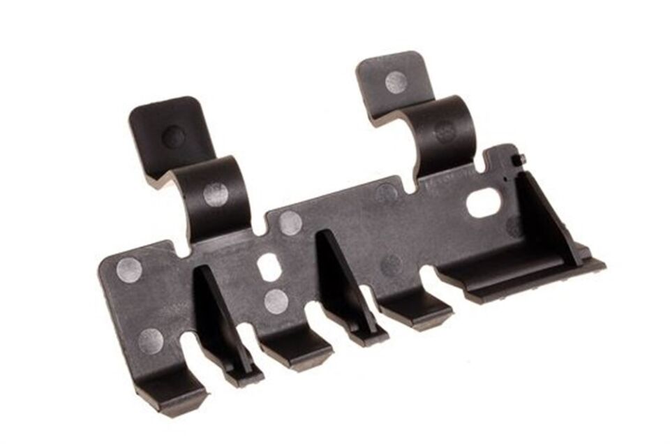 DQL000061 - ARKA TAMPON BRAKET SAĞ (NWD3/4) - Land Rover