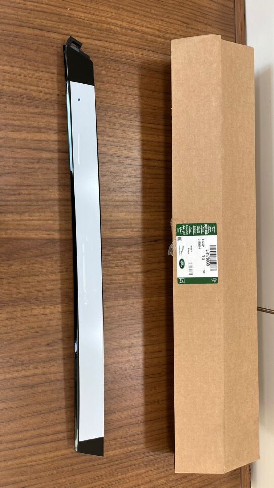 LR178939 - ARKA KAPI C DİREK KAPLAMA SOL (NEW VOGUE 22>) - Land Rover