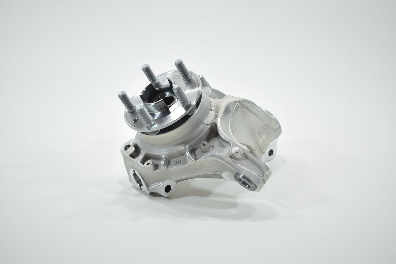 LR109400 - ÖN AKS TAŞIYICI SOL (EVOQUE/DİSC.SPORT) - Land Rover