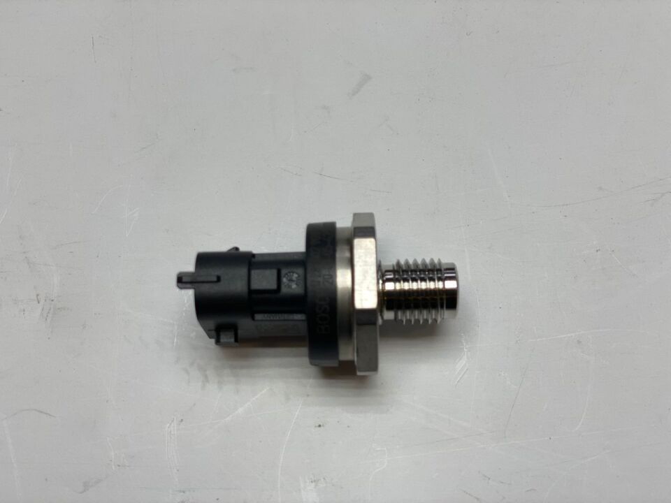 LR009732 - YAKIT BASINÇ MÜŞİRİ(3.0/TD4) - Bosch