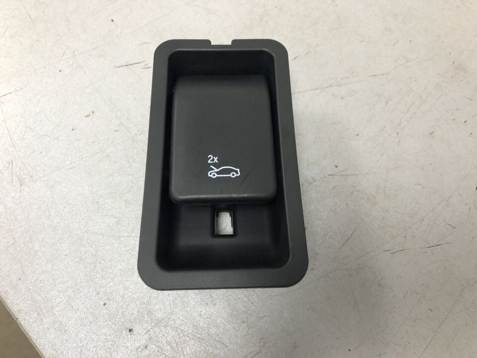 51235A12C50 - ÖN KAPUT AÇMA KOLU | G60 - BMW Group