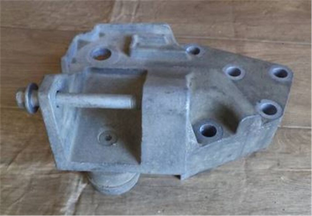 LR004510 - MOTOR TAKOZ BRAKETİ (2.2/FRL) - Land Rover