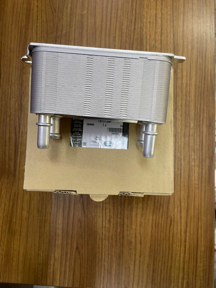 LR121390 - ŞANZIMAN YAĞ SOĞUTUCU (NEW DEFENDER/DİSCOVERY 5) - Land Rover