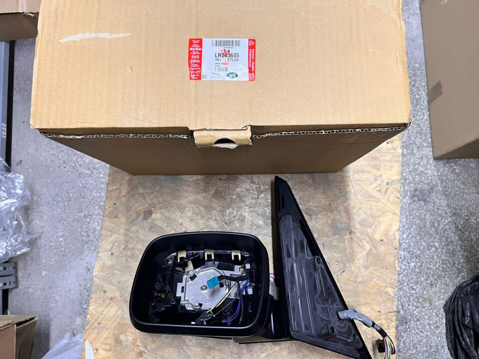 LR043685 - DIŞ AYNA SOL AA 3.6 DZL. (VOGUE) - Land Rover