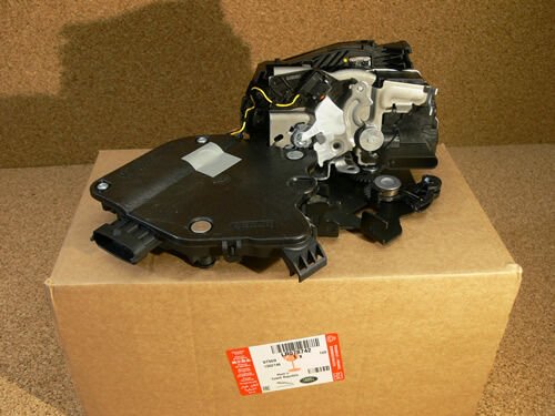LR078742 - ARKA KAPI KİLİDİ SAĞ (3.0L V6) - Land Rover