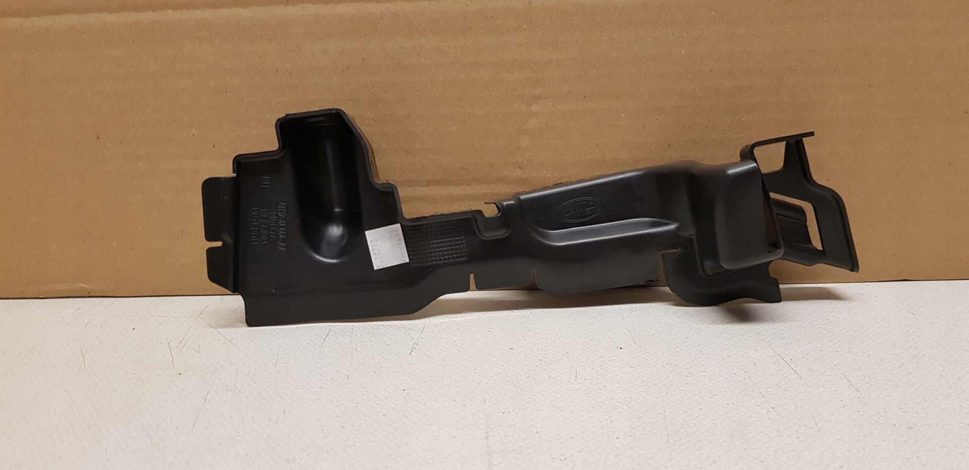 LR013042 - DEFLEKTÖR SAĞ (RRS 3.0-3.6 DZL) - Land Rover