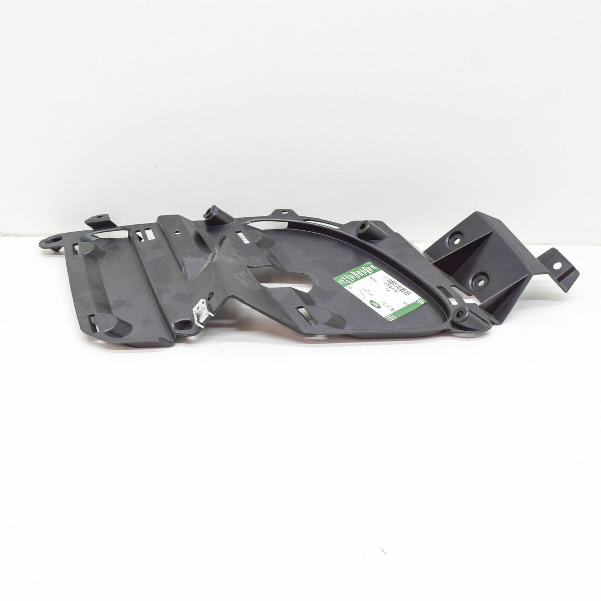 C2P24147 - ÖN TAMPON ALT BAKALİT SAĞ (F-TYPE) - Jaguar