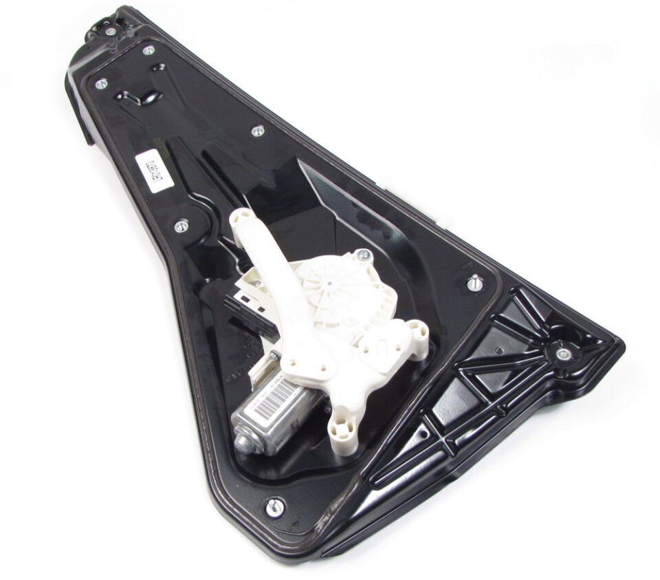 LR052109 - ARKA CAM KRİKOSU SAĞ (NWD4/SPORT) - Land Rover