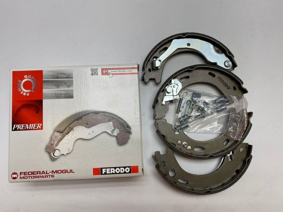 LR031947G - EL FREN BALATASI TAKIMI (2.7/3.0/NWD3/4) - Ferodo