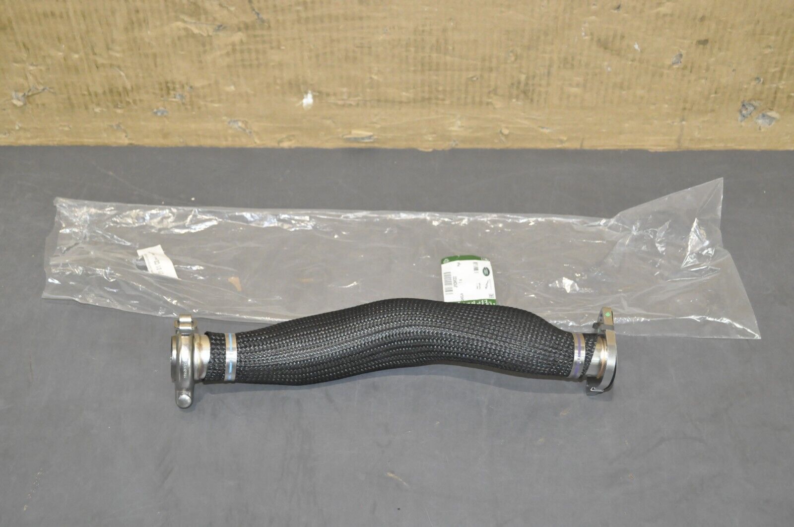 LR097976 - EGR GİRİŞ BORUSU 2.0L (DİSCO/5) - Land Rover