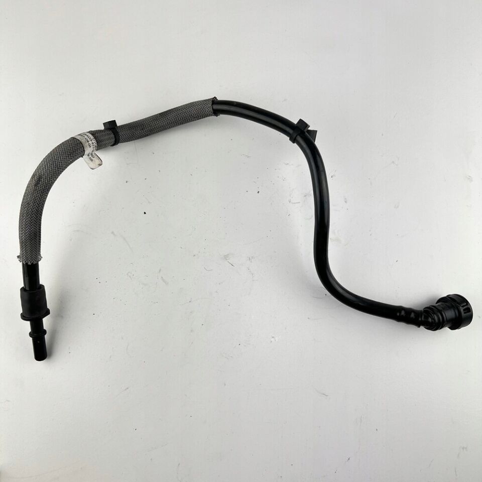 LR083488 - MAZOT FİLTRE HORTUMU (2.0/DZL./DİSCO-SPORT/EVOQUE) - Land Rover