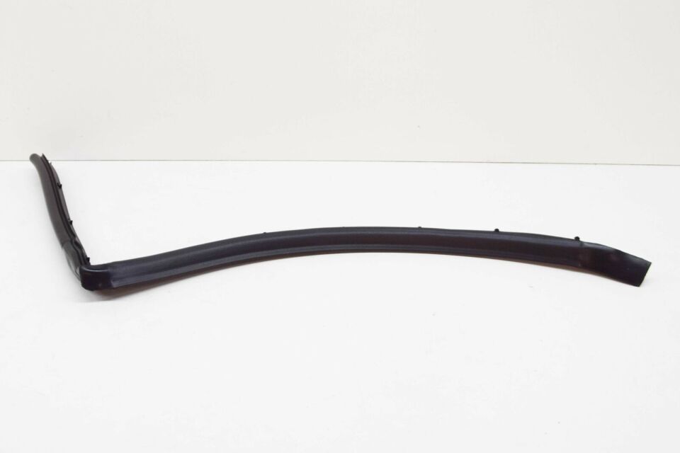 LR037760 - ARKA KAPI KÖŞE LASTİĞİ SAĞ (3.0/VOGUE) - Land Rover