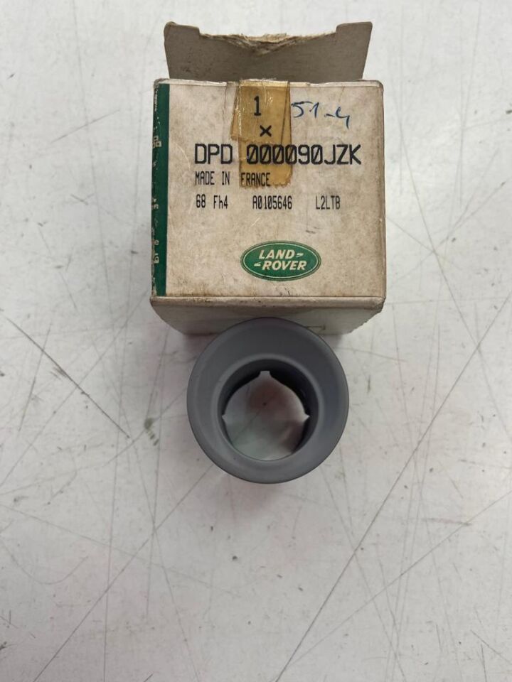 DPD000090JZK - PARK SENSÖR YUVASI-RR-2 202-09 - Land Rover