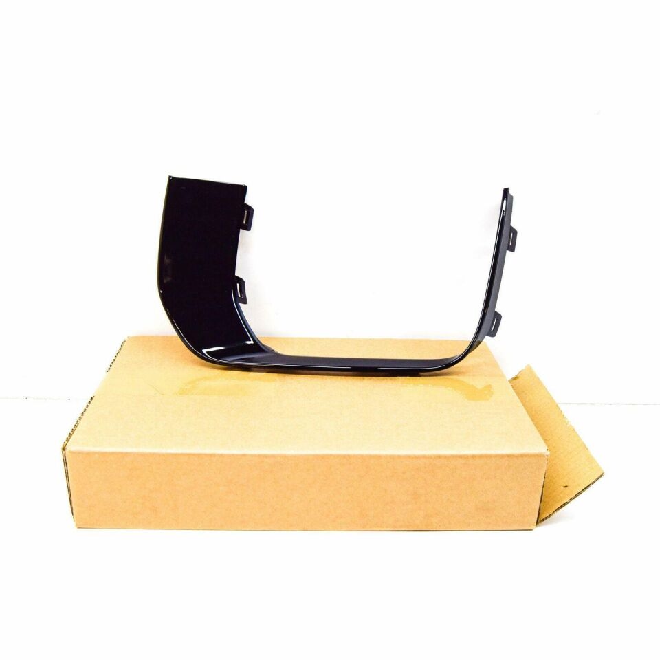 LR079380 - ÖN SİS FAR ÇERÇEVESİ SOL SİYAH (EVOQUE) - Land Rover