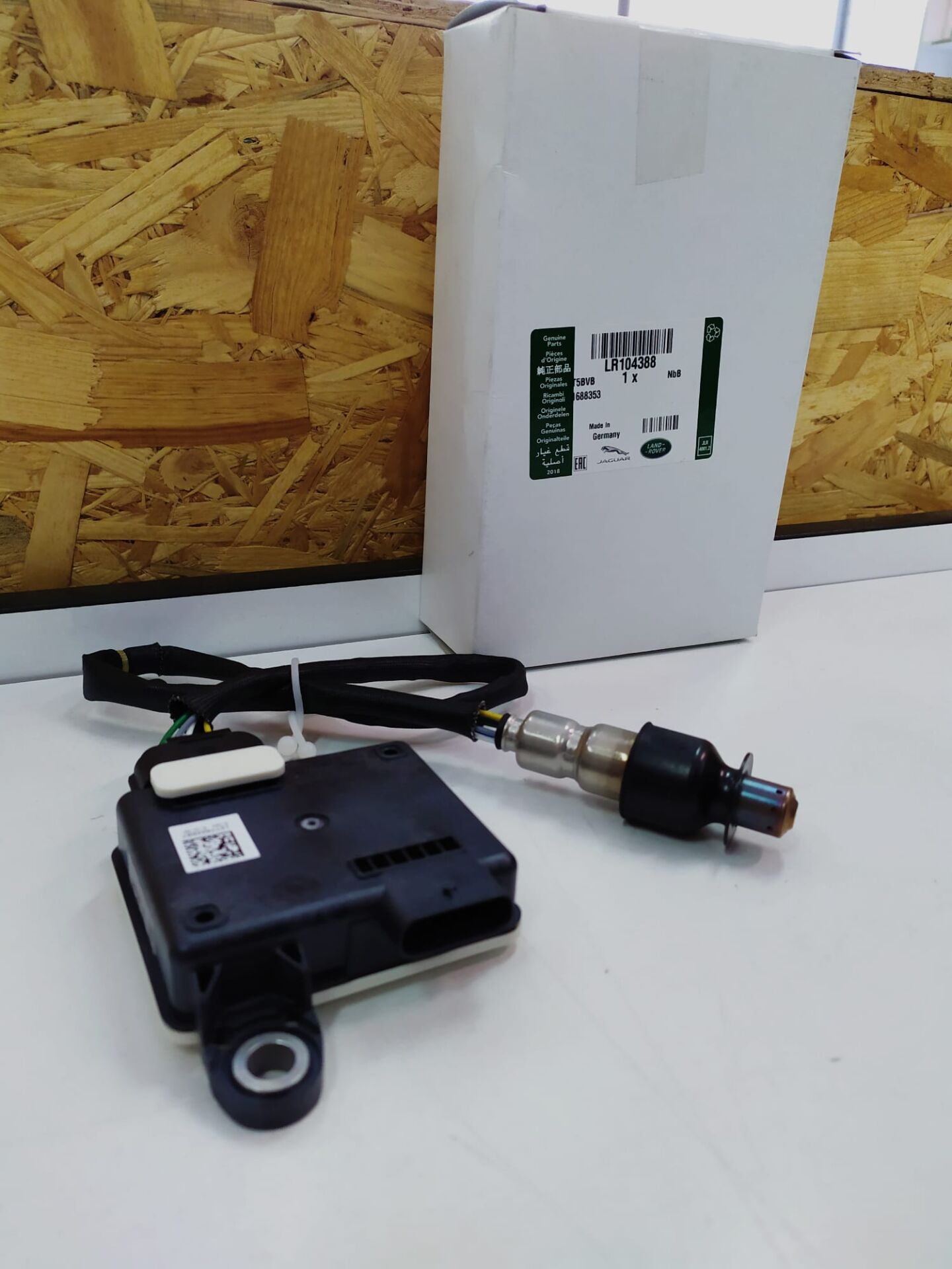 LR104388 - NOX SICAKLIK SENSÖRÜ ÖN (3.0L/DİSCO/5-RRS/VOGUE) - Land Rover