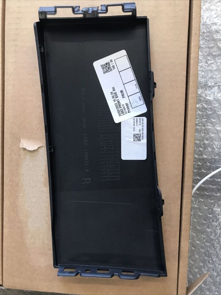 LR140325 - ÖN TAMPON KAPAK SAĞ (NEW DEF.) - Land Rover