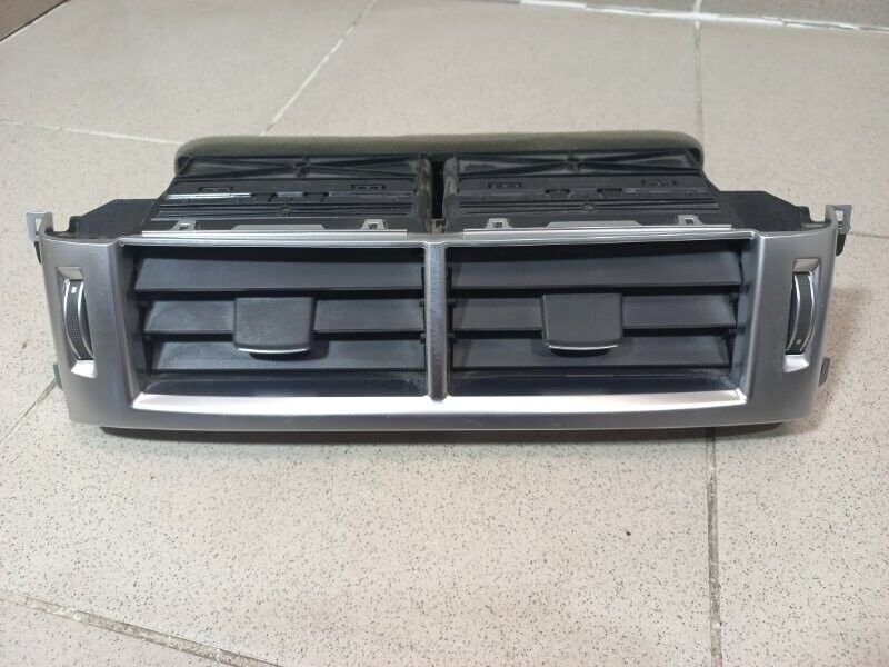 LR109225 - TORPİDO HAVA MAZGALI ORTA(3.0L V6) - Land Rover