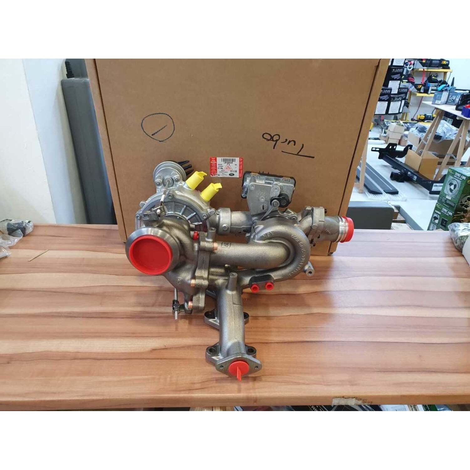 LR104440 - TURBO/YÜKSEK KOMPLE 2.0L DZL. (VELAR/DİSC.S5/NEW DEF.) - Land Rover