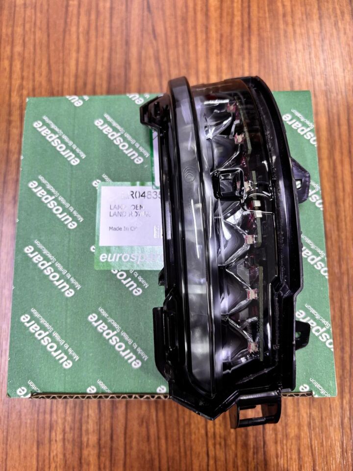 LR048351G - AYNA SİNYALİ SAĞ (EVOQUE/VELAR) - Eurospare