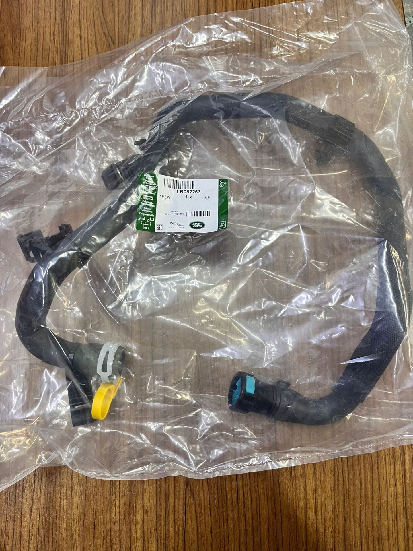 LR082263 - RADYATÖR SU ÇIKIŞ HORTUMU 2.0 DZL. (NEW DEF./DİSCS.S5/SPORT) - Land Rover