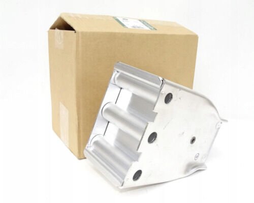 LR137235 - ÖN TAMPON DEMİR BRAKETİ SAĞ (NEW EVOQUE/DİSC.SPORT) - Land Rover