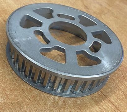 LR084437 - ARKA TRİGER KASNAĞI 3.0L DZL. (SPORT/DİSC.S4) - Land Rover