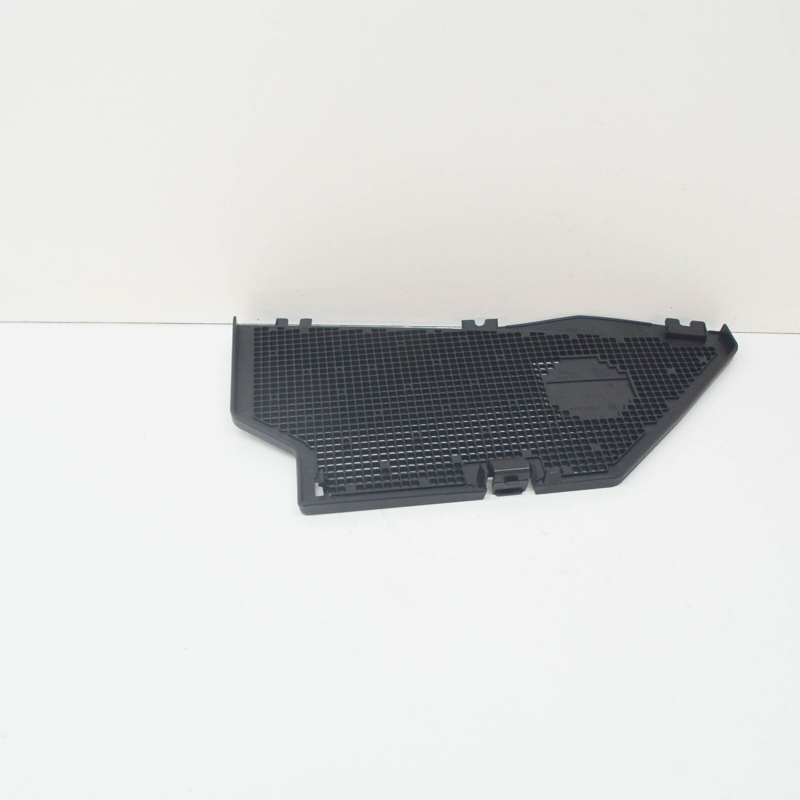 LR093092 - ÖN CAM ALT IZGARA KAPAĞI SOL (VELAR) - Land Rover