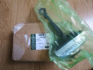 LR042383 - ARKA KAPI GERGİSİ (FRELL/2.2) - Land Rover